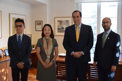 Embajadora de Taiwán en Chile visita la Universidad Finis Terrae para promover becas de estudio